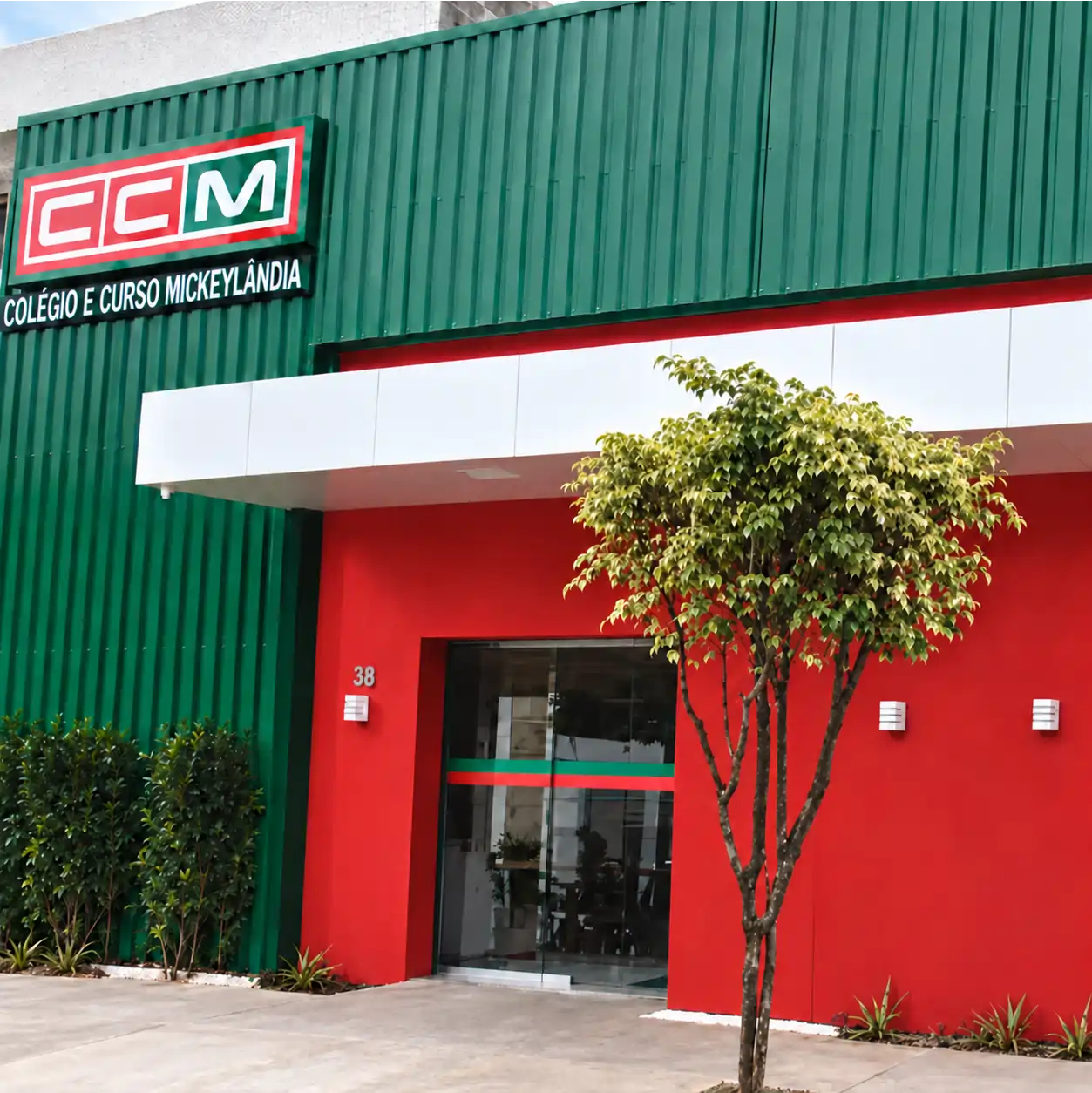 Fachada do Colégio e Curso CCM